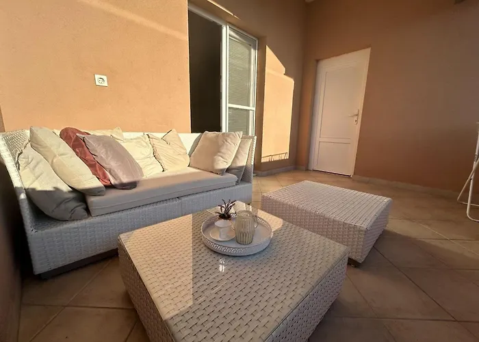 Corner Supetarska Draga - With Terrace And Sea View Appartement Rab Town