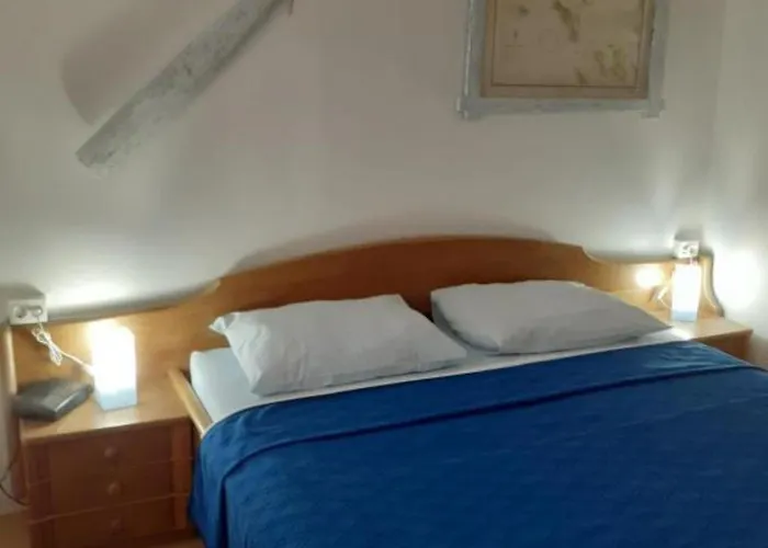 Corner Supetarska Draga - With Terrace And Sea View