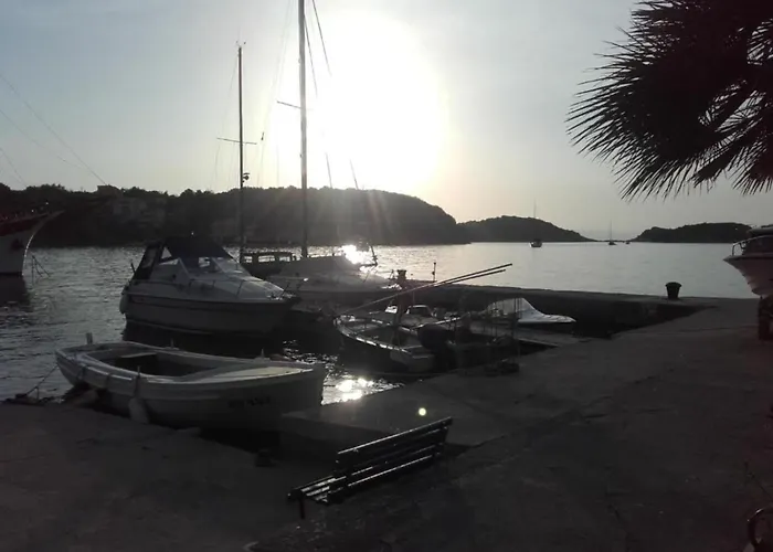 Appartement Corner Supetarska Draga - With Terrace And Sea View Rab Town