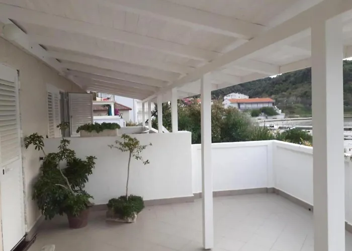 Corner Supetarska Draga - With Terrace And Sea View *