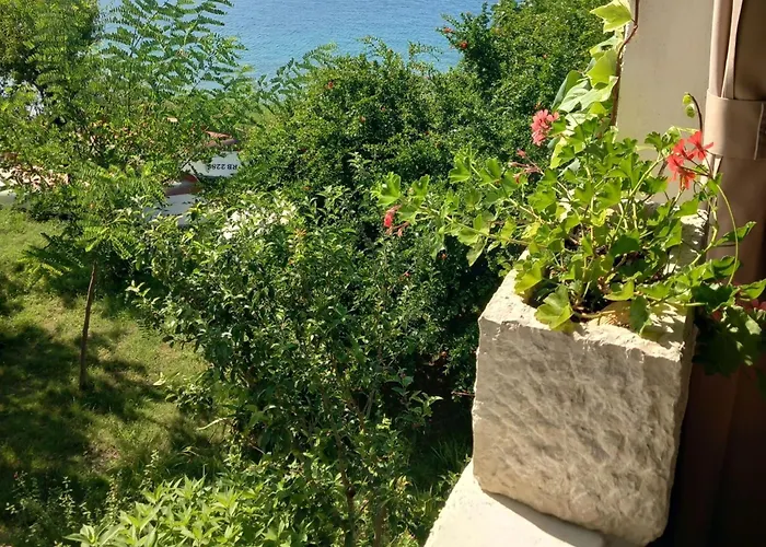 Corner Supetarska Draga - With Terrace And Sea View Apartment